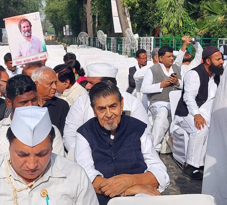 Killers of Sikhs Jagdish Tytler Joins Congress Satyagrah at Rajghat. He killed 100s of Sikhs on instructions of Rajiv Gandhi.