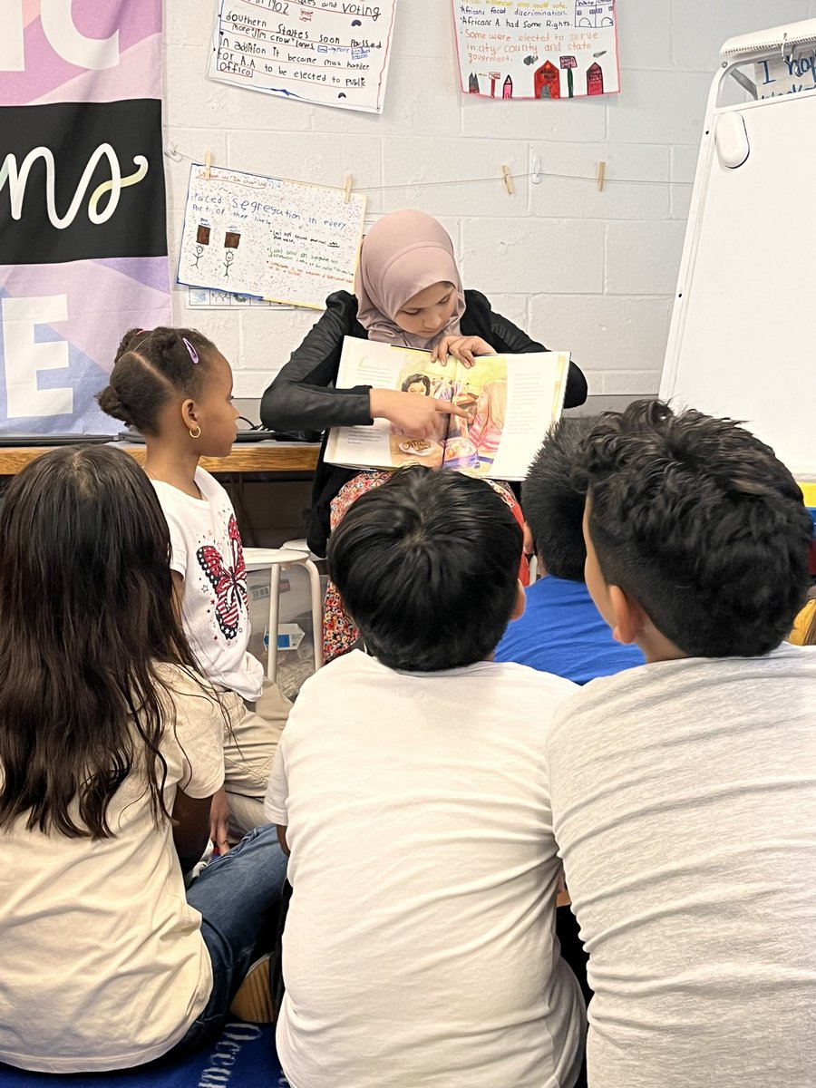 smmsiu's tweet photo. When your classmates want to understand more about Ramadan, you read a book to teach them. Thank you @KnitinLibrarian for the book recommendation! 📖 ☪️ https://t.co/mQQ3xUKgfO