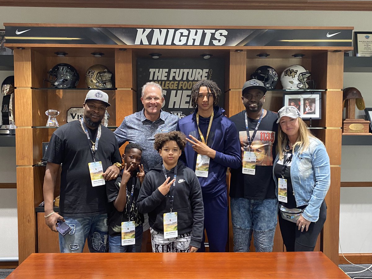 Had a great time at UCF yesterday, @UCF_Football thanks for having me!
@CoachWilliams_7 @CoachGusMalzahn @cgeathers26 #SpaceU #GoKnights