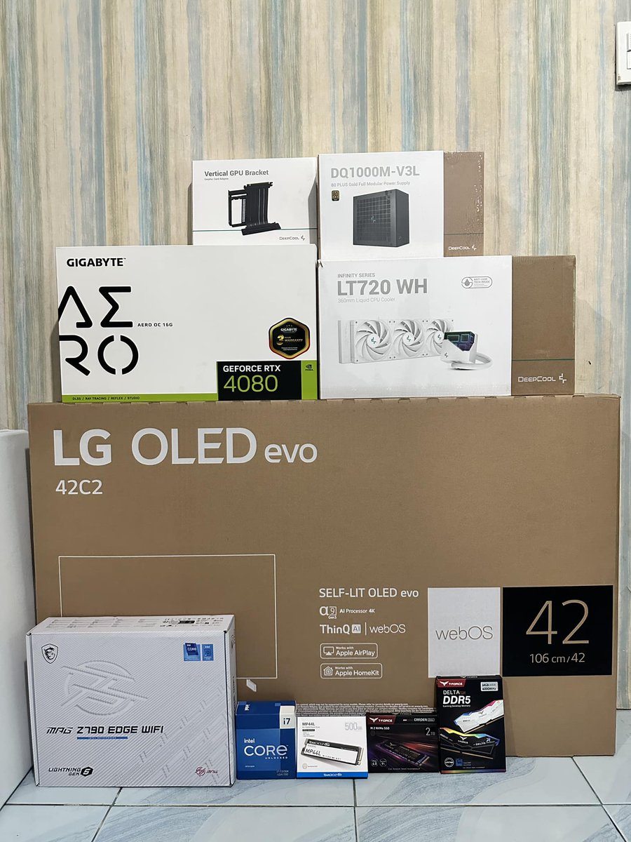 LorelynF tweet media