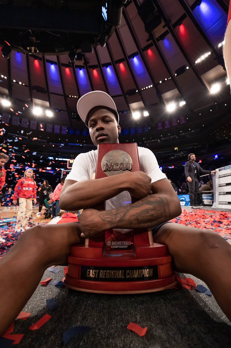 FAUMBB's tweet photo. GM ☀️ 🏆 https://t.co/iVJw3JRd13