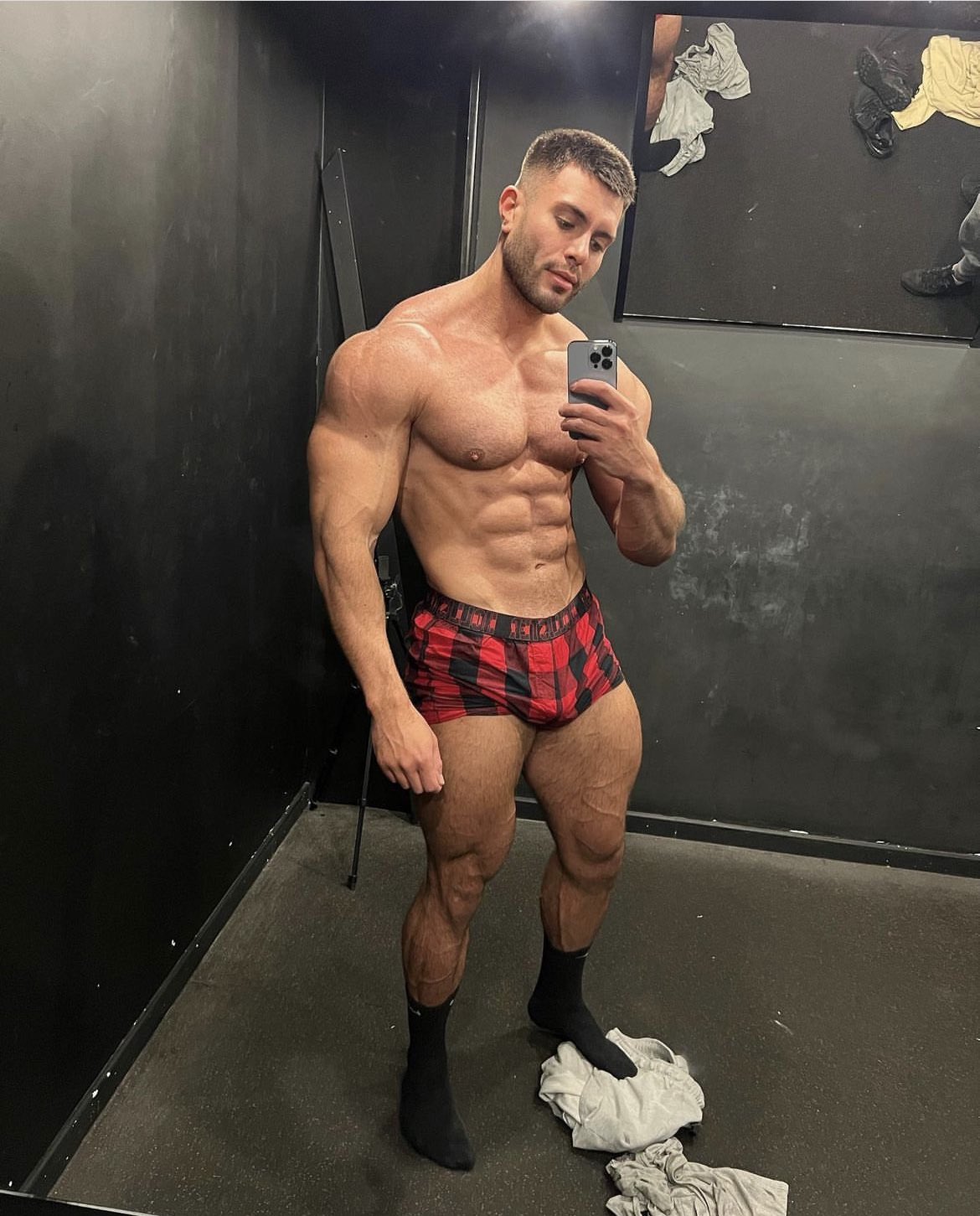 TW Pornstars - 1 pic. Tweetindirty. Twitter. Reece Beresford. 12:42 PM