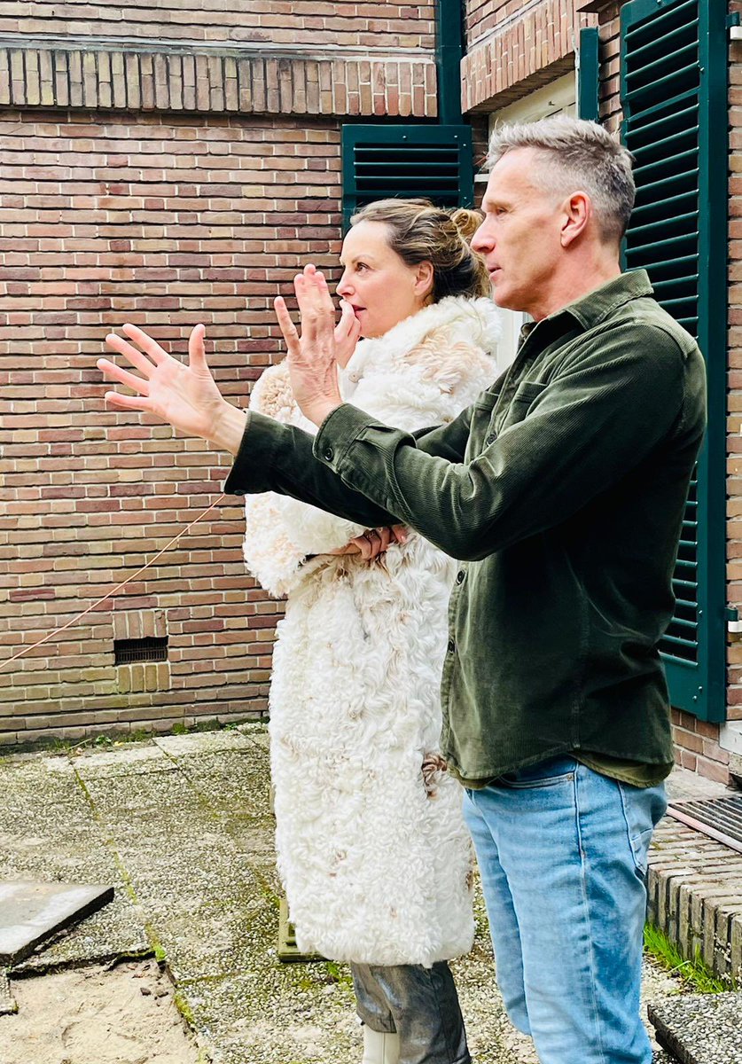 The placing of “The Ones” bronze sculpture 4 meters high in my new garden in Amsterdam.