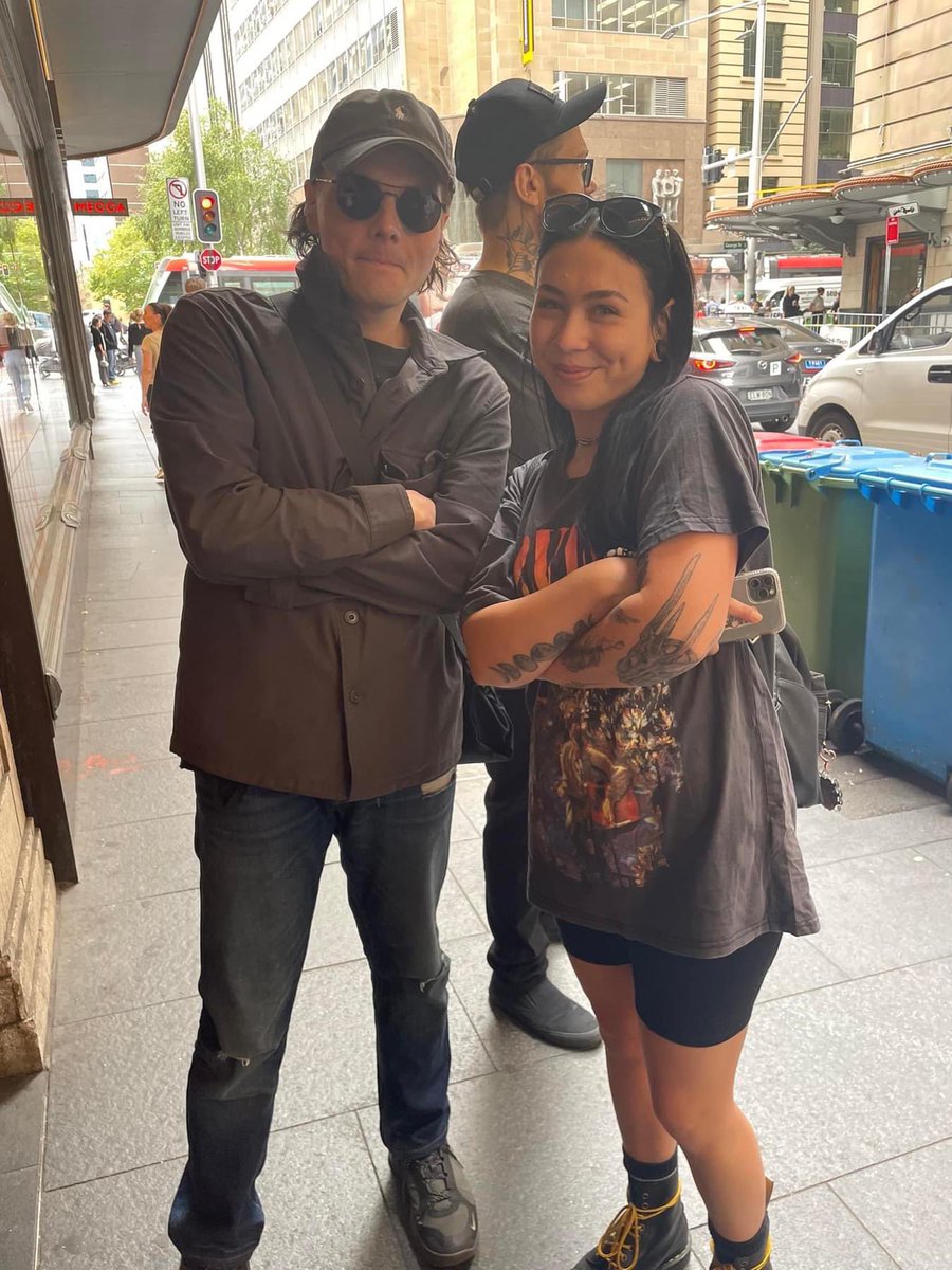 i think its funny how fans ALWAYS find them 2 together. such a happily married coup-[gunshot]