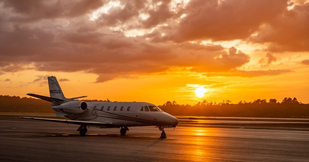 flyExclusive_'s tweet image. The #CitationExcel offers generous range and performance for a midsized aircraft. As the staple of #flyExclusive’s floating fleet of 90+ aircraft, this #CessnaCitation jet is ideal for business meetings while in the air, and leisure travel to the mountains or islands.