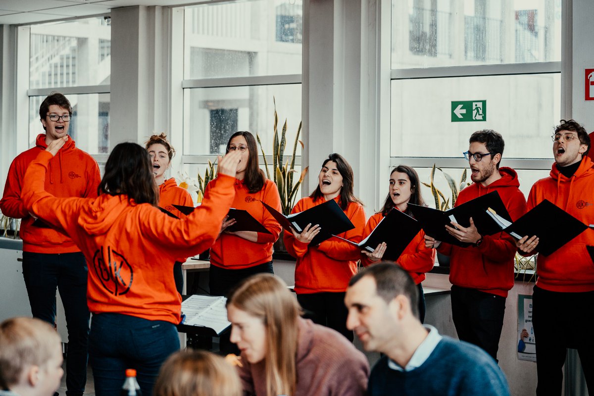Onze allereerste #UGent-alumnidag was een succes. Wat een dag! Het was geen weer om een alumnus door te jagen, maar jullie kwamen massaal af voor een flinke dosis nostalgie. Bedankt aan velen!