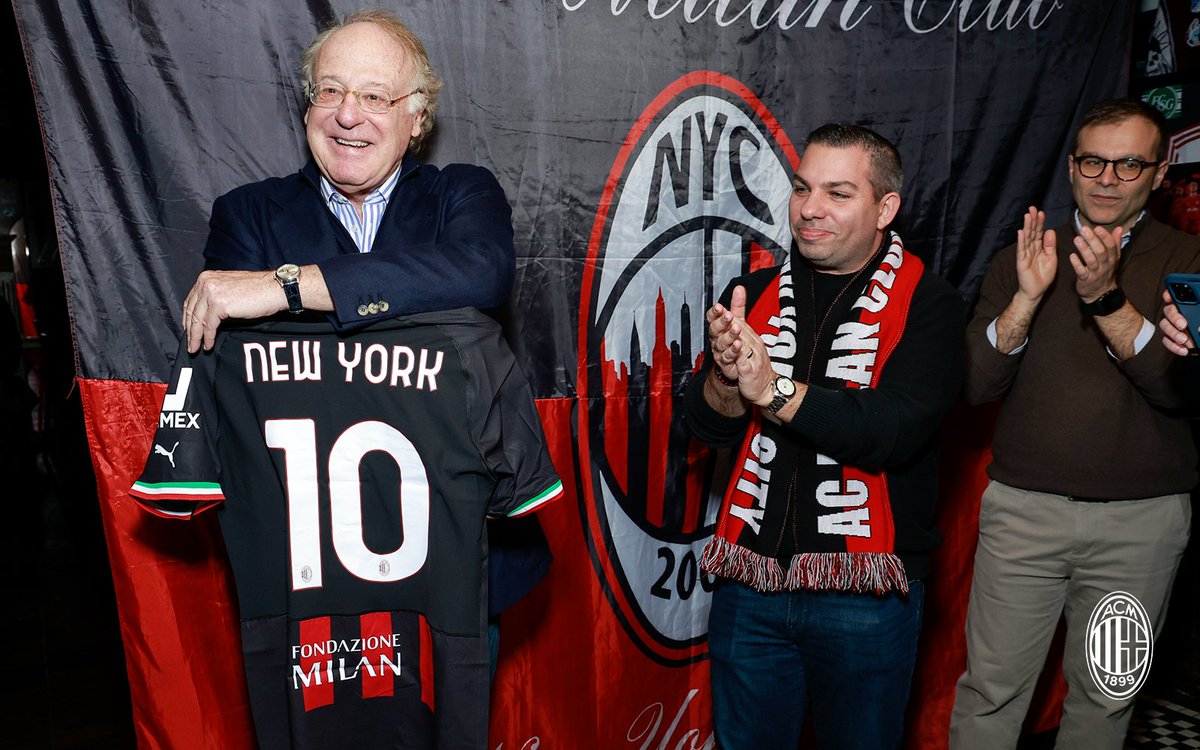 acmilan's tweet photo. Chairman Scaroni meets up with @ACMilanNYC ❤🖤🇺🇸🇮🇹

#SempreMilan https://t.co/f59Pdzijvx