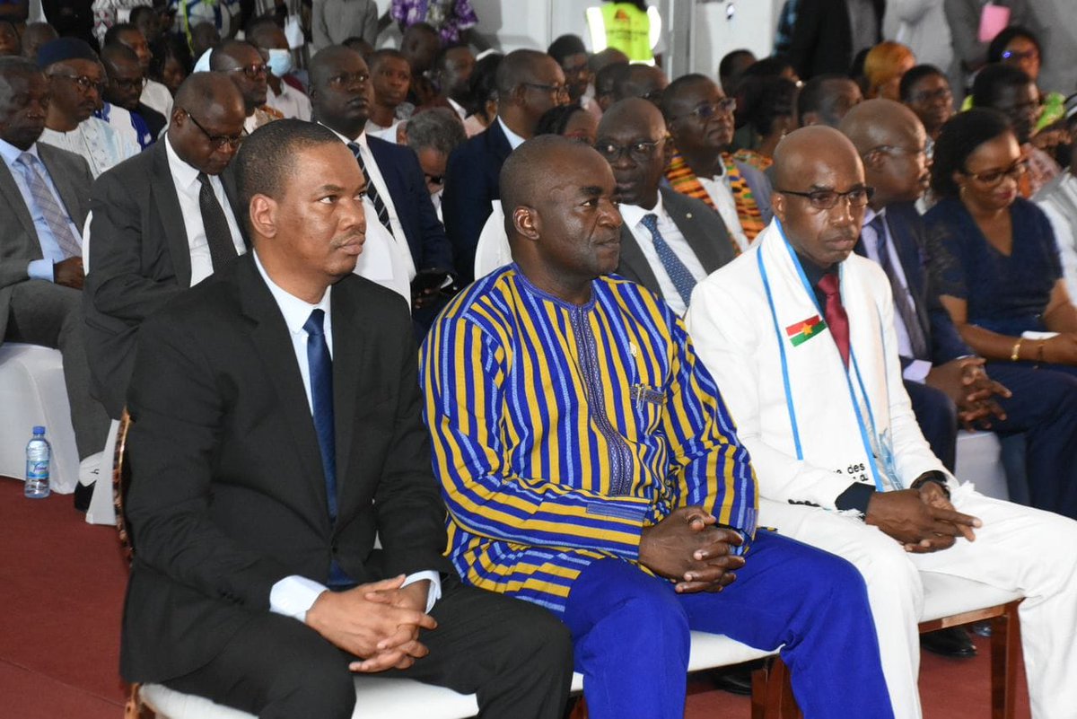 MuhFaso's tweet photo. Semaine nationale de l'architecte: le ministre Mikaïlou SIDIBE lance la 6è édition - Ministère de l'Urbanisme et de… https://t.co/rOXSxOSJ59 https://t.co/u8n6cXqGsC