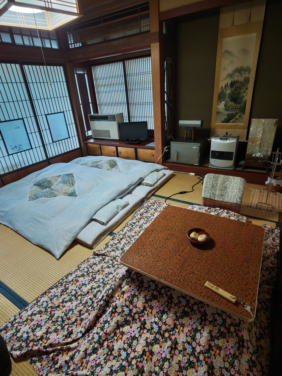 spazo1126's tweet photo. 2023.3.26
#投宿 からの #晩ごはん。
I checked into a #hot_spring_inn and had #dinner.
#温泉旅行 #温泉旅館 #夕食 #宿飯 #onsen #hot_spring #hot_spring_trip #sashimi #grilled_fish https://t.co/bxORzInVGM