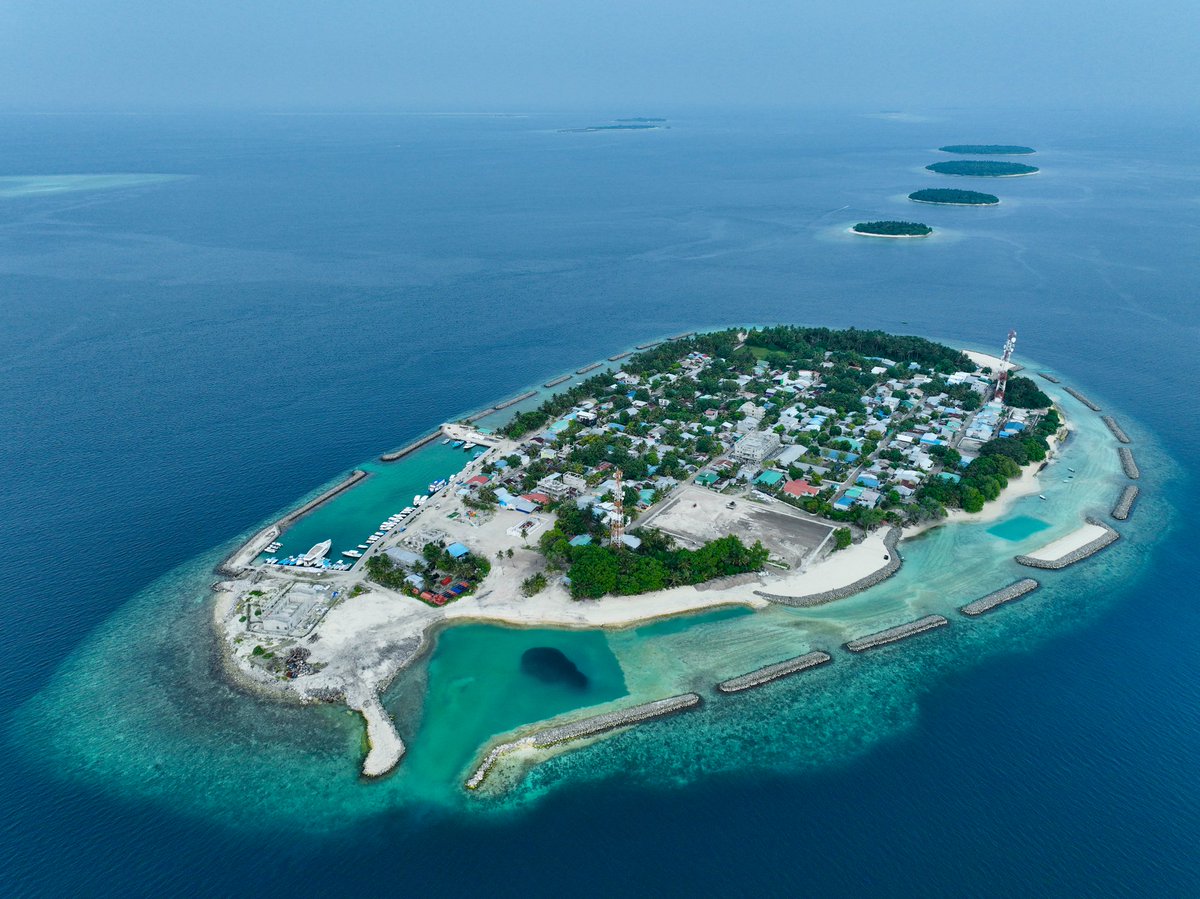 dhoanimaldives's tweet photo. Get ready for a tropical adventure like no other! From snorkeling to sunbathing, there's something for everyone on this breathtaking island chain. 🏝️🌴
....................

#dhoanimaldives #dhoanimaldivesguesthouse #maldives #sunnysideoflife #biospherereserve #itsbetterinbaa https://t.co/Y1A1GojbFm