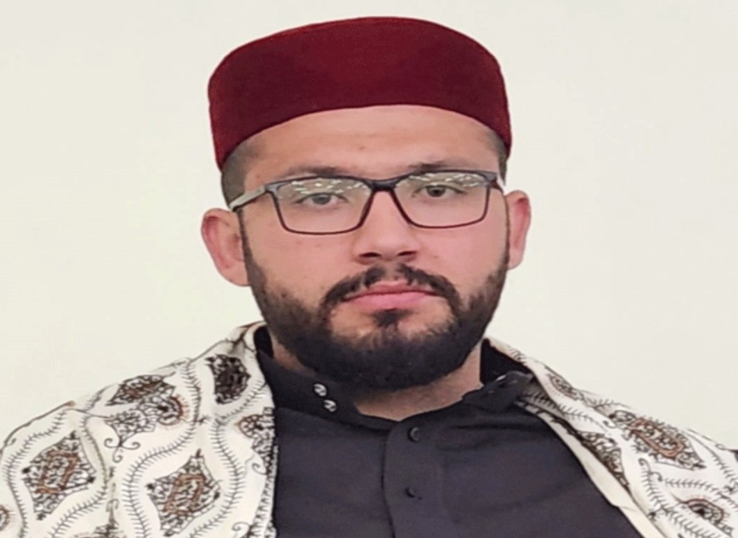 IIUI_OFFICIAL's tweet photo. Hassan Ali Kasi, a student of International Islamic University Islamabad (IIU) and a winner of the World Recitation Competition is leading the largest taraweeh gathering in the US.
Detailed news in link below:
https://t.co/LMP2hzvhtA https://t.co/9iJVv6rxo3
