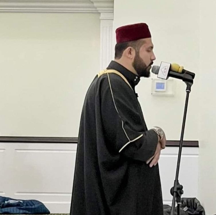 IIUI_OFFICIAL's tweet photo. Hassan Ali Kasi, a student of International Islamic University Islamabad (IIU) and a winner of the World Recitation Competition is leading the largest taraweeh gathering in the US.
Detailed news in link below:
https://t.co/LMP2hzvhtA https://t.co/9iJVv6rxo3