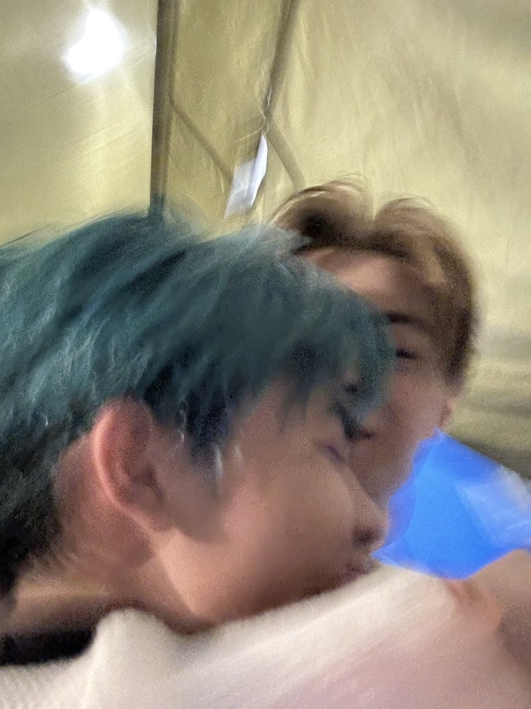 ThadSune's tweet photo. such a baby :(( nakakamiss ka bunso!!!! 

#HORI7ON #호라이즌 #HORI7ON_GoesToPampanga https://t.co/vgXQpGkTr1