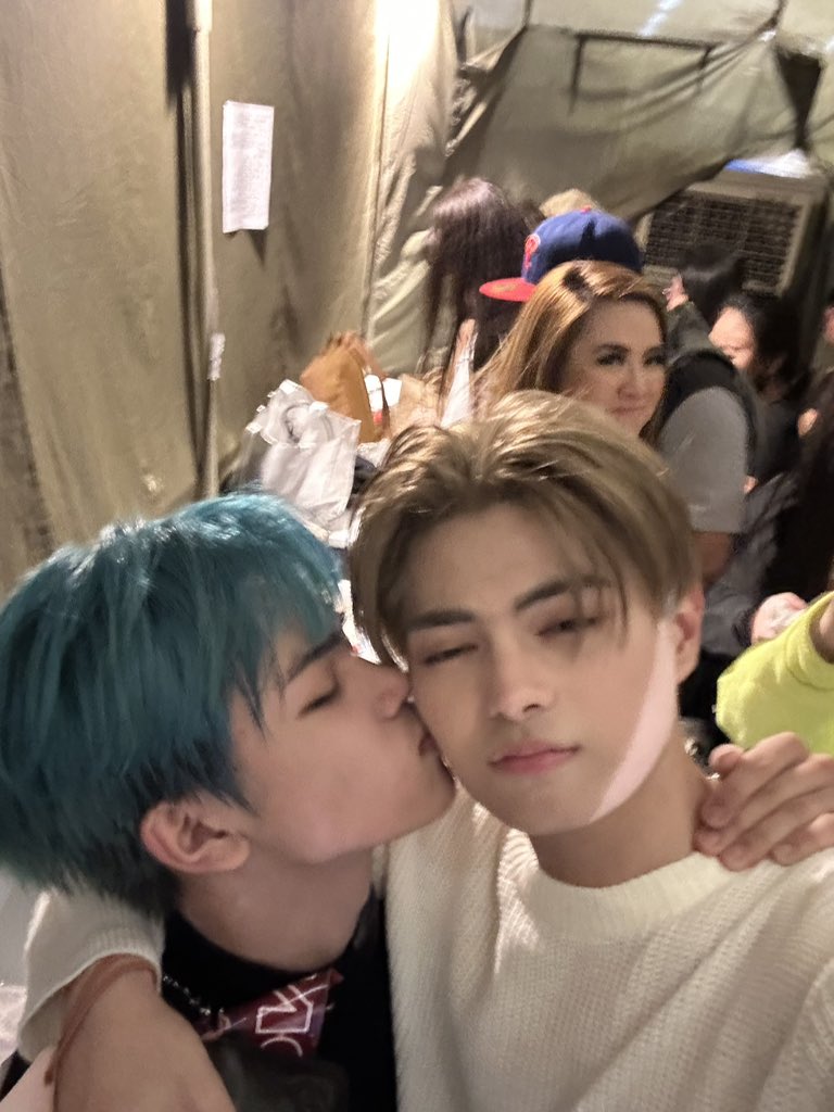 ThadSune's tweet photo. such a baby :(( nakakamiss ka bunso!!!! 

#HORI7ON #호라이즌 #HORI7ON_GoesToPampanga https://t.co/vgXQpGkTr1