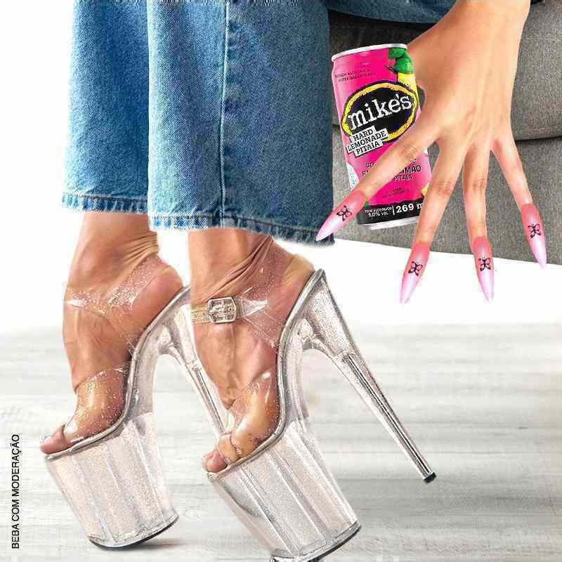 mikeshardbrasil's tweet photo. buenos dias solo para las 🏍️mamis 

#MikesnoLollaBR #BebaComModeração 🦋 https://t.co/LBsTDkdaKo