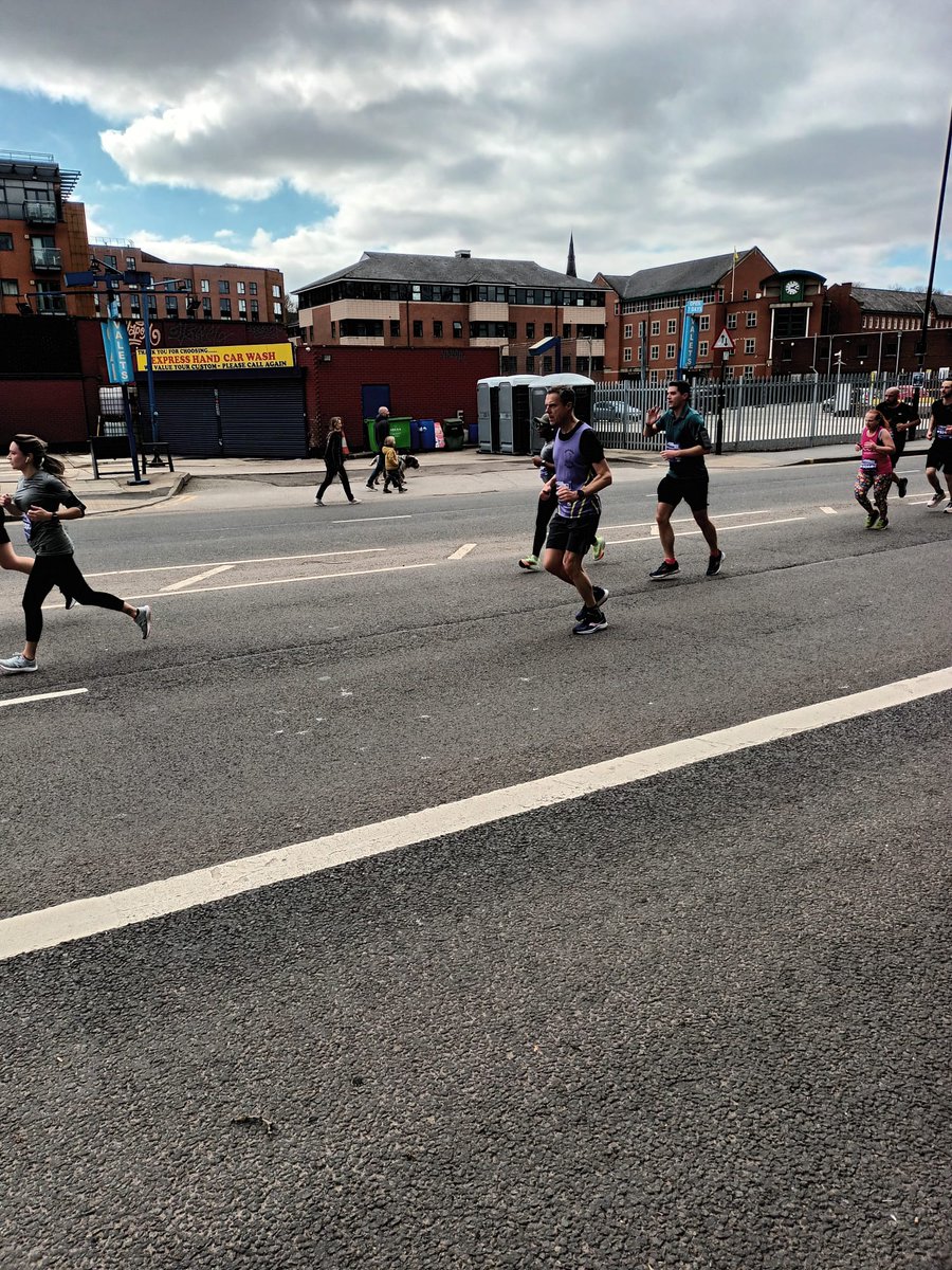 JonathanJHeath's tweet photo. I'll take that time on that course! Less than a minute under my PB, which was done on the flat.
Amazing crowds all the way round and superb work by the pacers @SteelCtyStrider.
It was also great to run with @tpb1984tpb, although we weren't together long! #SheffieldHalf https://t.co/VfZwjUFQeQ