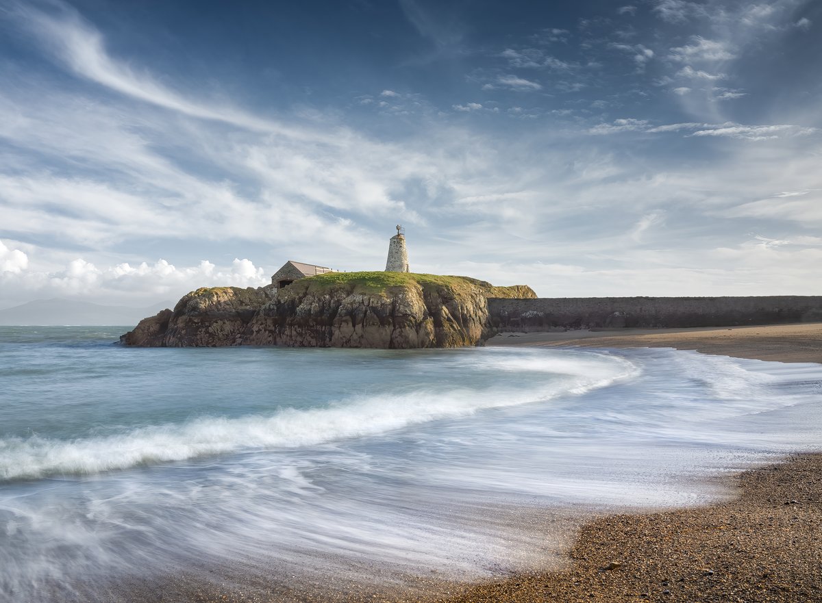 Enjoyable afternoon on Ynys Llanddwyn, Anglesey, yesterday with the lovely @jankmarshall 😊👍 OM-1 & MZ 12-45 f/4.0 Pro @ 15mm f/11.0 ISO200 2s