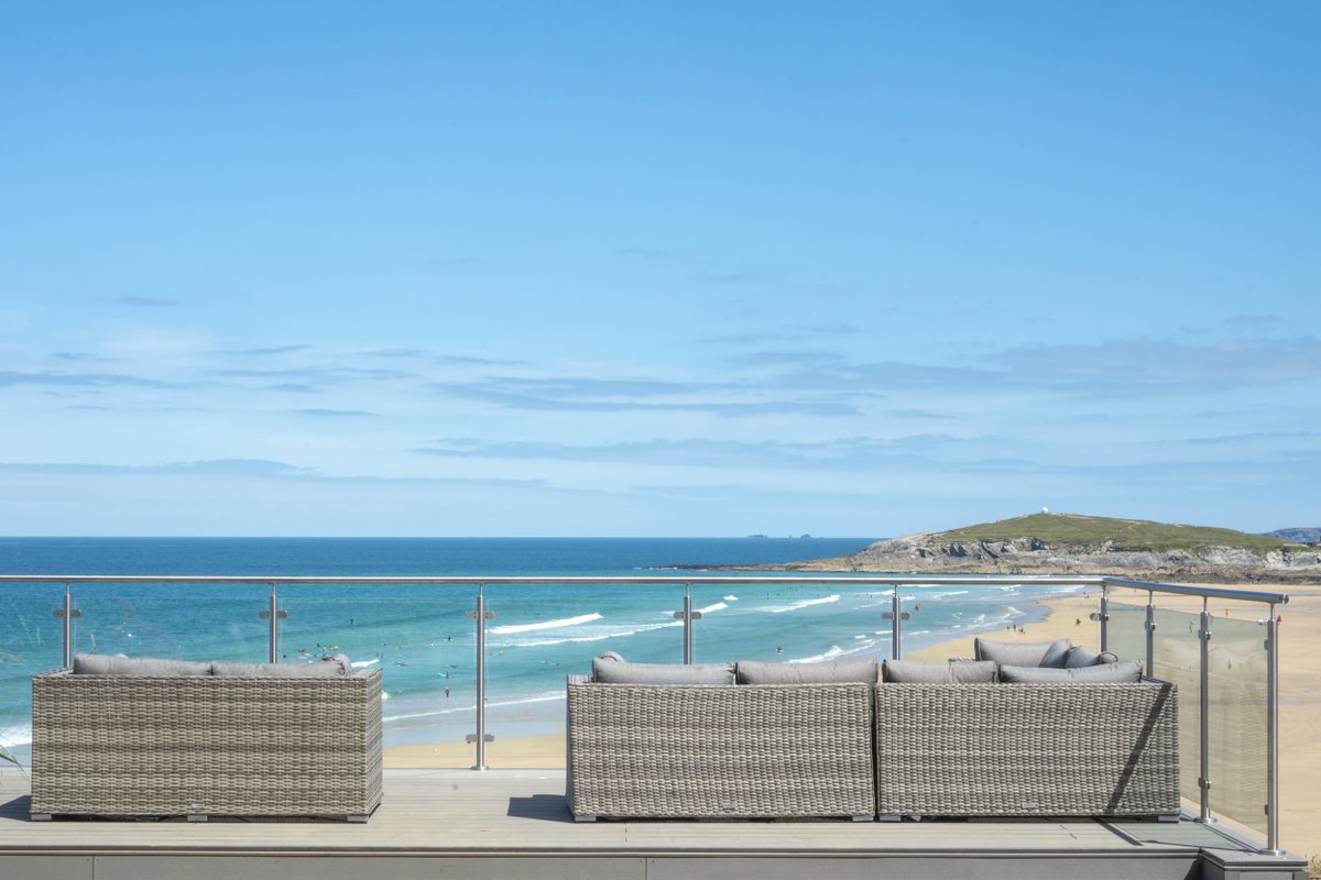 London Stansted Airport tweet media