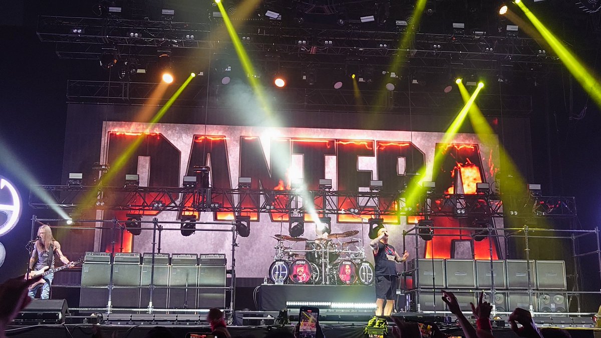 MHearts666's tweet photo. ２９年ぶりに見たPantera、最高でした。ありがとう #loudpark https://t.co/KxC9M2giTa