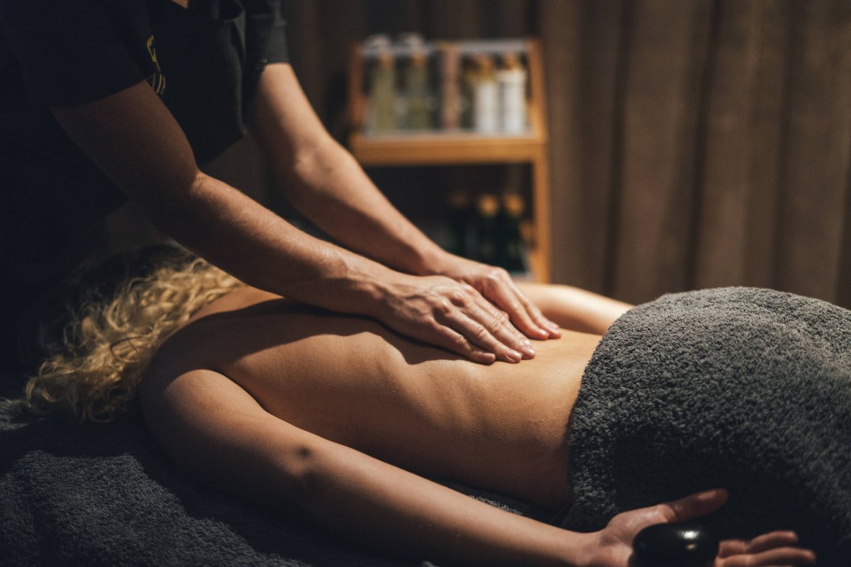 London Stansted Airport tweet media