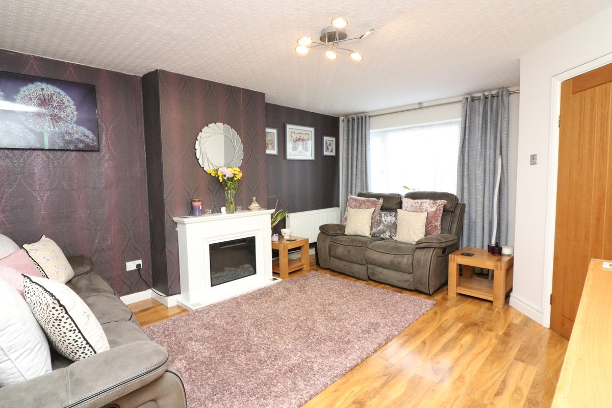 RegalEstatesCT's tweet image. Versatile Five Bedroom Family Home with Annex 
Ensuite - Two Further Bathrooms - EV Charging Point
No Chain - Sandwich - £395,000

Call 01304 611227 to view

Click link for photos, floorplan &amp;amp; location
regalestates.web.lifesycle.co.uk/properties/227…

#houseforsale #sandwich #fivebedroom #annex #regal