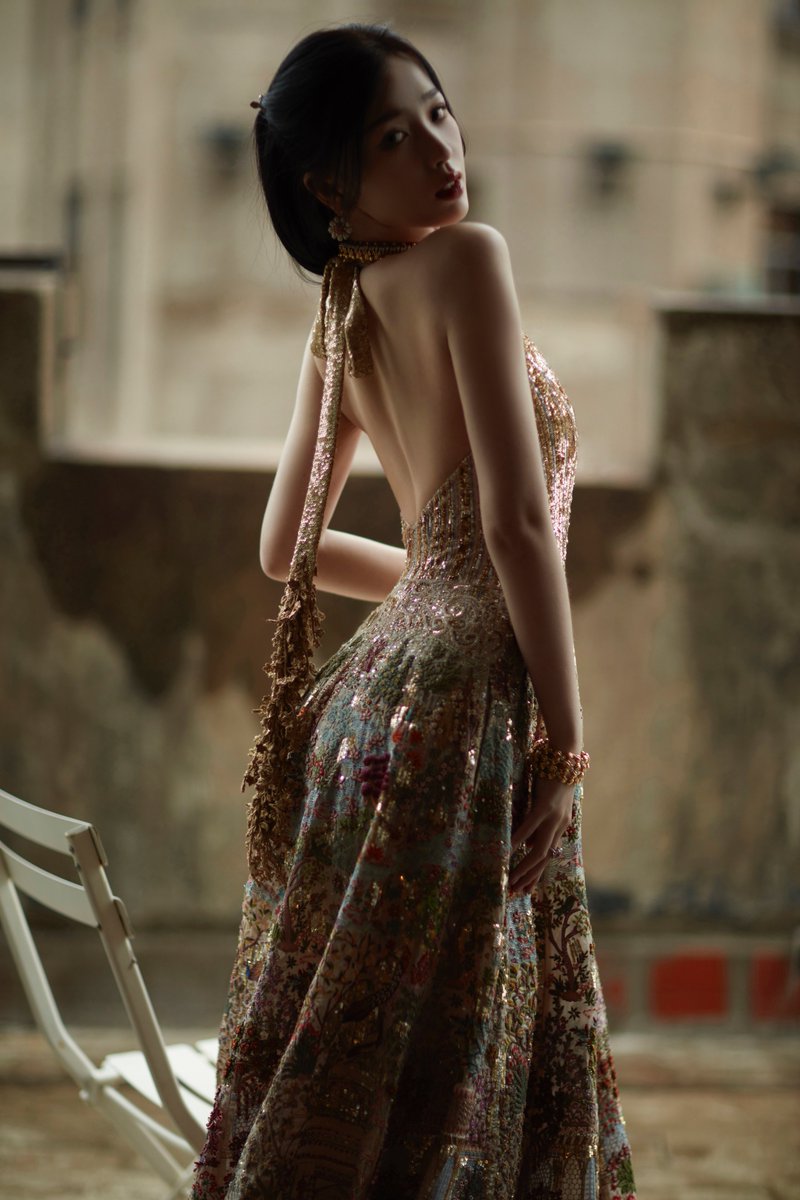 shuxinspics's tweet photo. esther yu wearing rahul mishra 
— fall ‘22 couture https://t.co/WJCoNpaibx