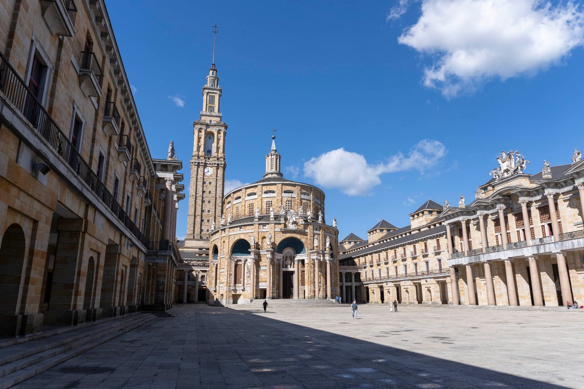 🌊 Nuestra cumbre sidrera ha tenido la Ciudad de Gijón como escenario principal.

Ha sido una suerte poder disfrutar de esta gran ciudad y de todas las actividades que ofrece.

🙌 Y qué mejor que hacerlo en La Laboral.

#InternationcalCiderSummitAsturies <a href="/GijonTurismo/">Visita Gijón/Xixón</a>