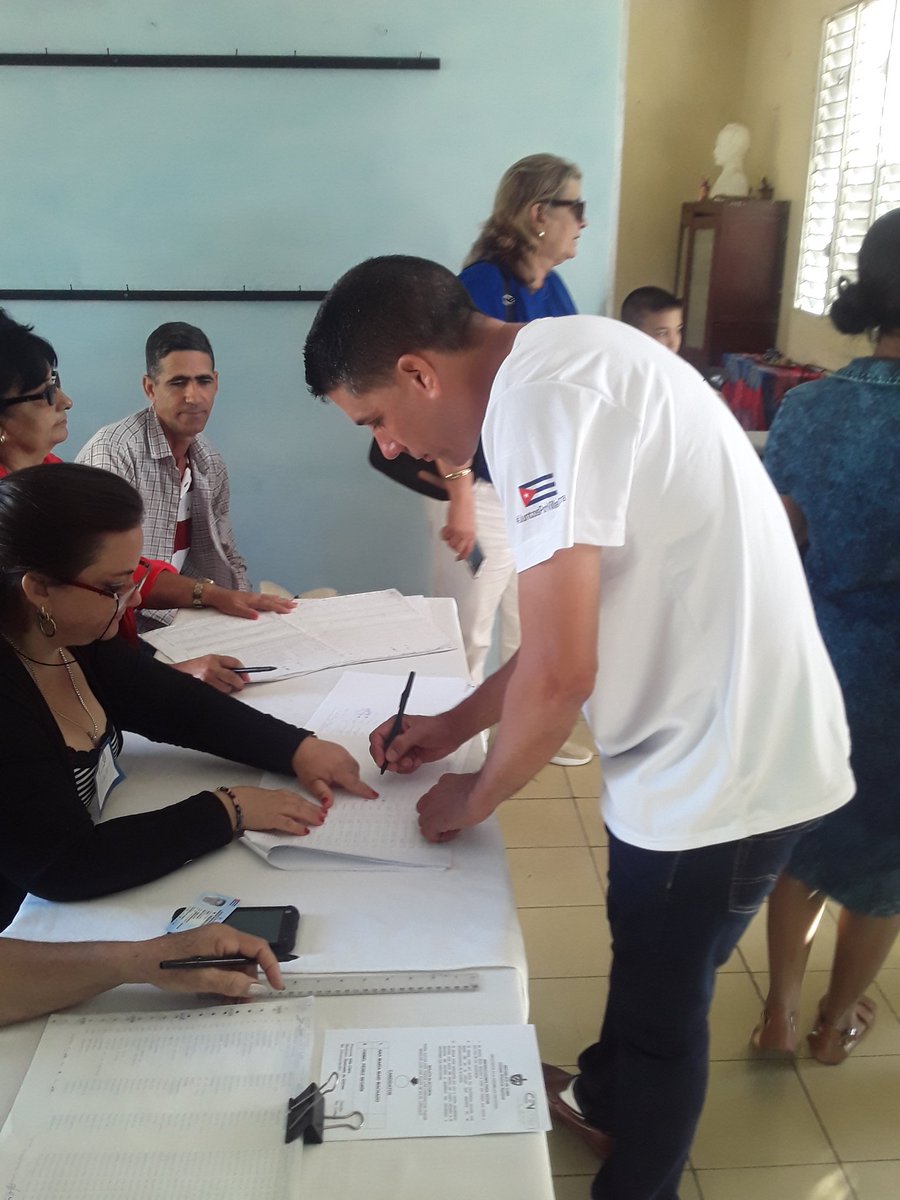 AsambleaQuemado's tweet photo. @anamarianpp @AsambleaCuba @EnriqueANPP @CanalCaribeCuba @MejorEsPosible_ @DiazCanelB @BorisLuisHerre1 @EVilluendasC @CNCandidaturas @portal_villa En #QuemadoDeGüines desde temprano se ejerce el derecho al voto y #YoVotoXTodos https://t.co/ZEGdFhv7IY
