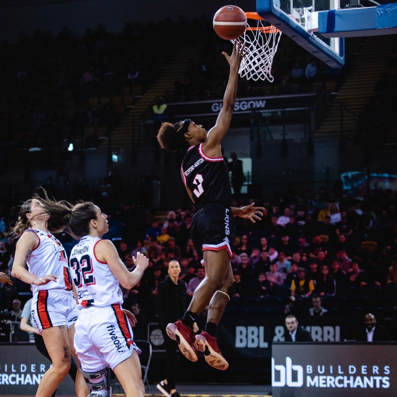 SprLeagueBballW's tweet photo. Snaps from the first half πΈ
πΊ Tune in NOW to see who will take home the Betty Codona #WBBLTrophy π
#BritishBasketball
