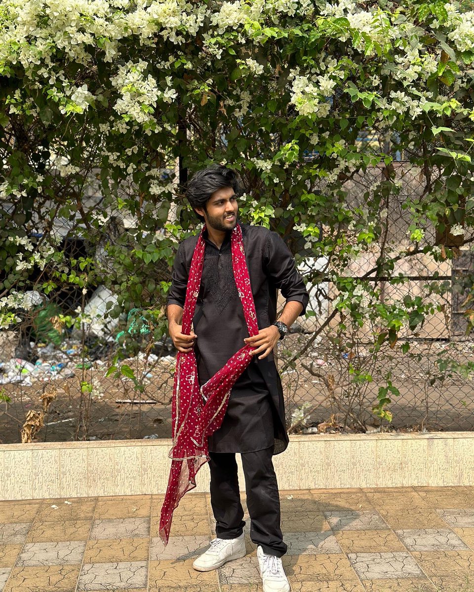DardaTanmay's tweet photo. jihne mera dil luteya. https://t.co/IUE2bH8Ny6
