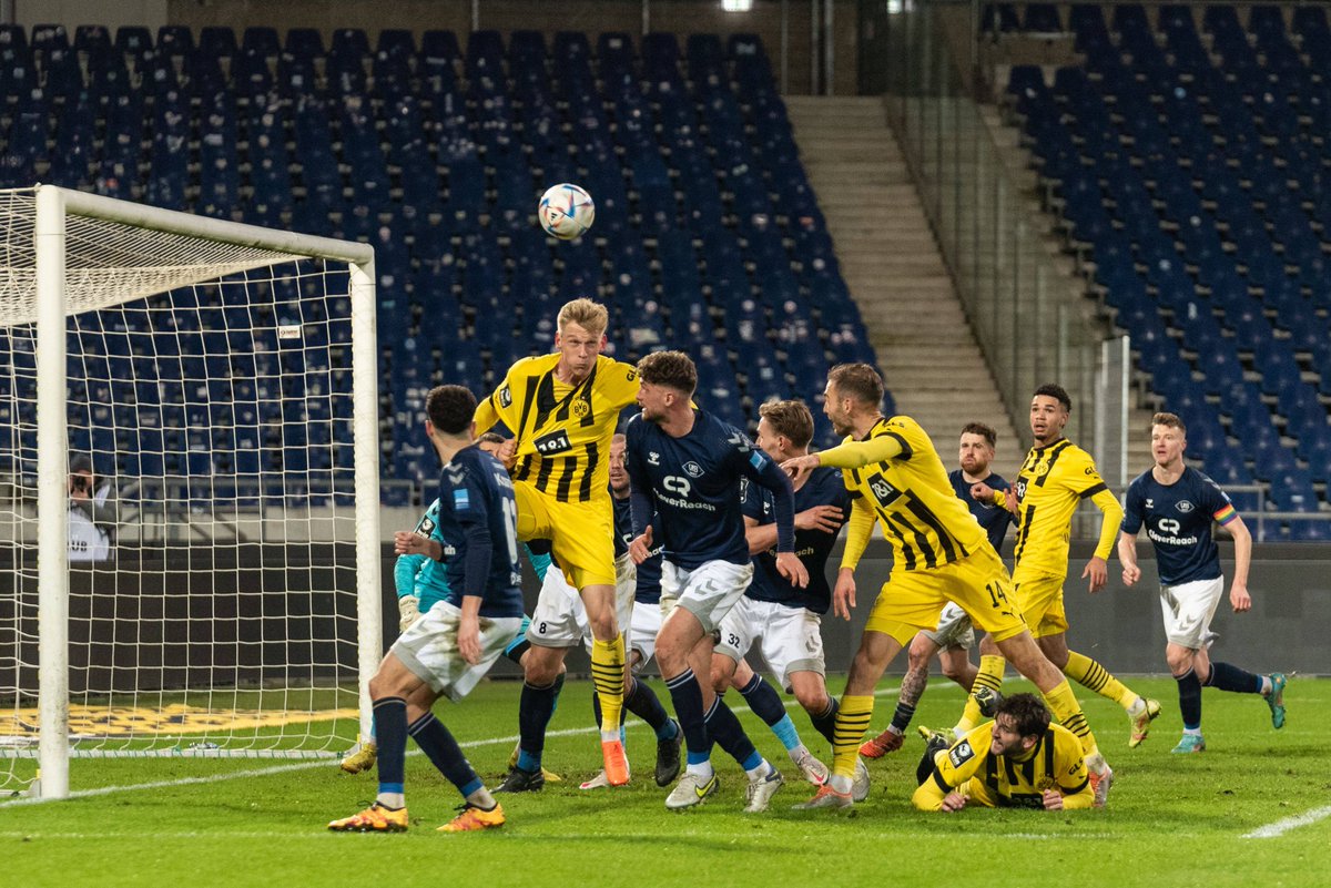 El Borussia Dortmund II le ganó 1-4 al 1860 Munich.

En estos momentos el segundo equipo sale de puestos de descenso. #BVBII #BVBU23