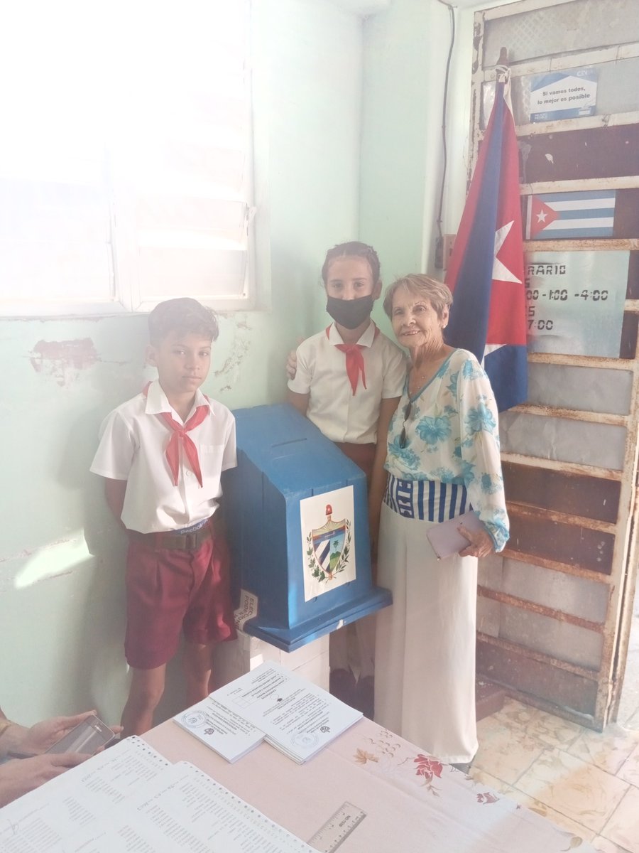 Paulita no falta a una elección y en esta oportunidad con más razón #VotoXTodos #VotoPorCuba