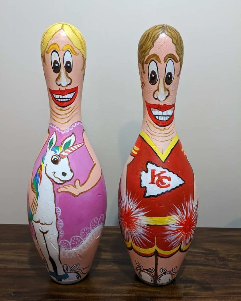 MattStarrFineA1's tweet photo. These are the recent bowling pin characters that I painted.  One is a girl riding a unicorn and the other is a Chiefs cheerleader. 
#mattstarrfineart  #bowling #bowlingpin #bowlingpins #bowler #pin #chiefs #chiefskingdom #kcchiefs #Kansascity #cheerleader #girl #unicorn #unicorns https://t.co/yWyHvw8Lgc