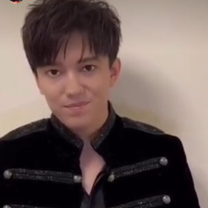 LauraNa37623972's tweet photo. #TogetherByDimash
#OyeTuFandom 

Te lo digo por experiencia eres quien decides ser y eres tu propio maestro 🥺❤️

@dimash_official  
@PonchoYezka @Oye897 

NOW PLAYING #Dimash
#NewMusic #NewRelease
https://t.co/9M7XCcQlkB https://t.co/GT1s1en4pN