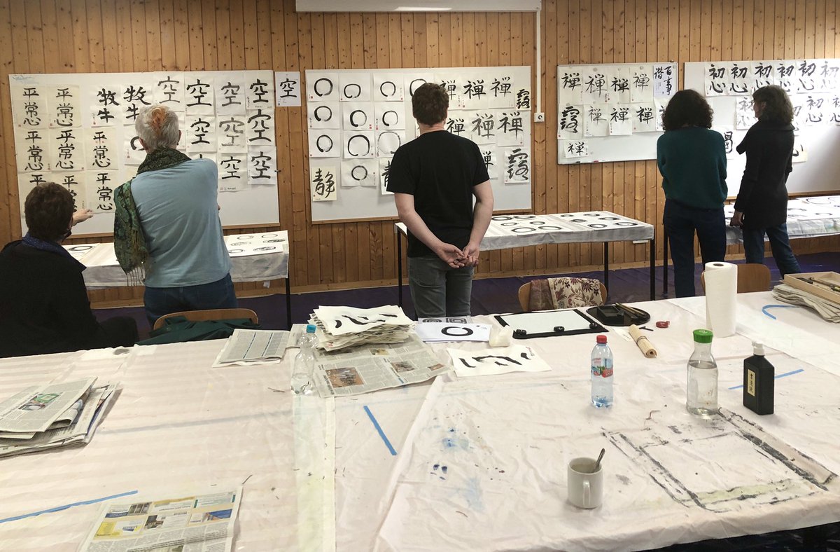 neojaponism's tweet image. 🔖Zen Calligraphy weekend course.
Day 3.  Student’s album + Finissage.
Wonderful process!
Arigato!

#shodocourse #Japanese #calligraphy #zencalligraphy #Mindfulness #qi