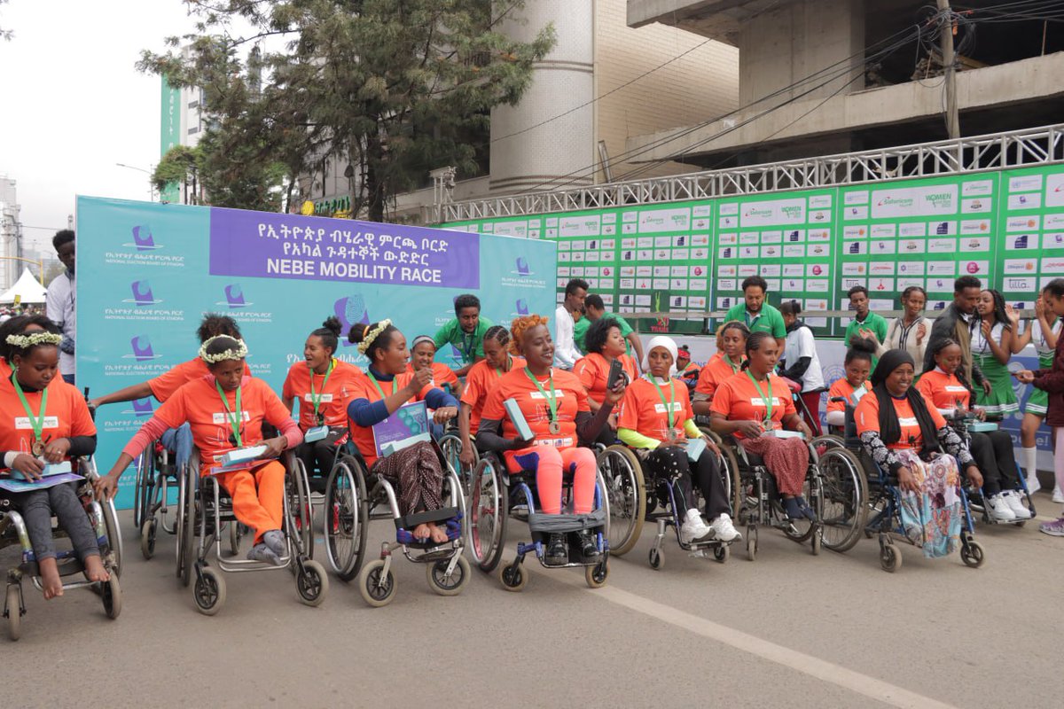 greatethrun's tweet photo. ሩጫ የሁሉም ነው!
የኢትዮጵያ ብሔራዊ ምርጫ ቦርድ ለነበሩት የአካል ጉዳተኛ ተሳታፊዎች በሙሉ የታብሌት ሽልማት አበርክቷል።
#2023SafaricomWomenFirst5KM #GreatEthiopianRun #Berchi #Elite #SafaricomEthiopia https://t.co/y969bcjhuo