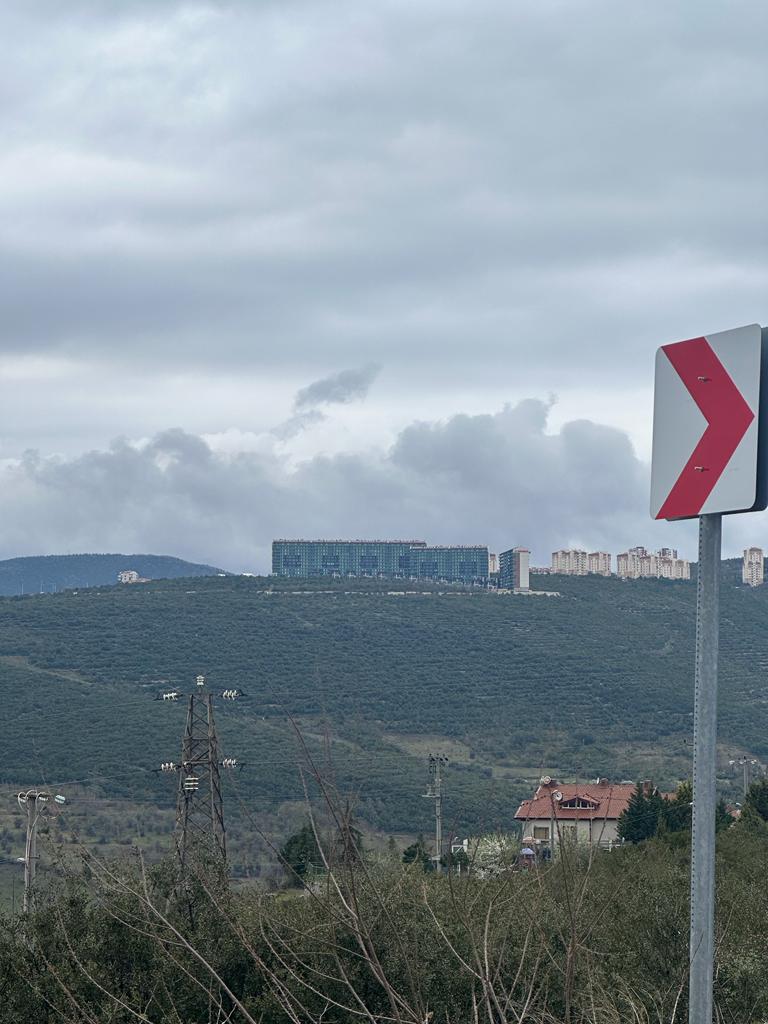 edaakorkutt's tweet photo. Burası nere? Binaların sırrını bilenler söylesin lütfen https://t.co/NGM4WBvDpf