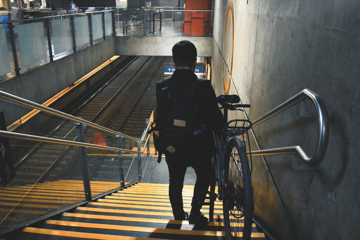 Recorre junto a tu compañera inseparable las mejores rutas de nuestra región 💚. Solo necesitas una tarjeta regular para subir tu bicicleta a bordo los fines de semana y festivos ¡No más tarjetas adicionales! 🚴🏻🚵🏻