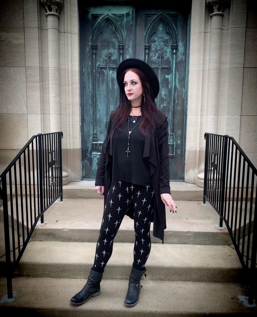 mryan716's tweet photo. @madi_danger Pronouns: she/her
Height: 5’7”
Shoe size: 7.5 - 8
Zodiac: Aquarius ♒️ 
Tattoos: 7
Piercings: 7
Favorite color: black, red or tanzanite 
Favorite drink: coffee or tea ☕️ 

If you see this do it too! 🖤 https://t.co/tcGSil20jj