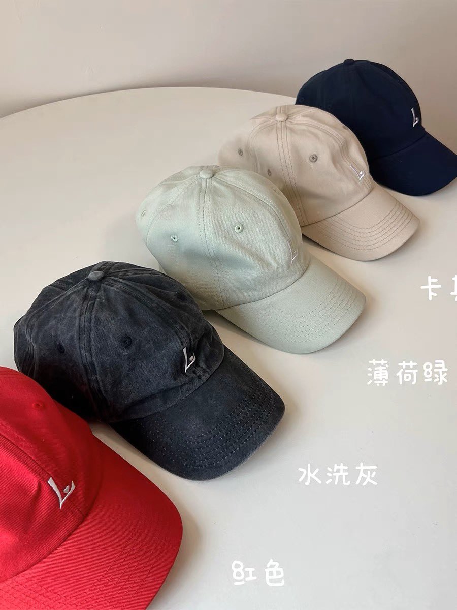 th_xulu's tweet photo. 📣รับพรีออเดอร์เสื้อผ้า / หมวก แบรนด์ LUFF LOVE (แบรนด์เสื้อผ้าของลู่ลู่) สนใจแบบไหนทักสอบถามราคา / size ได้เลยนะคะ

#ลู่ลู่ #xulu #徐璐 https://t.co/405eqrimdi