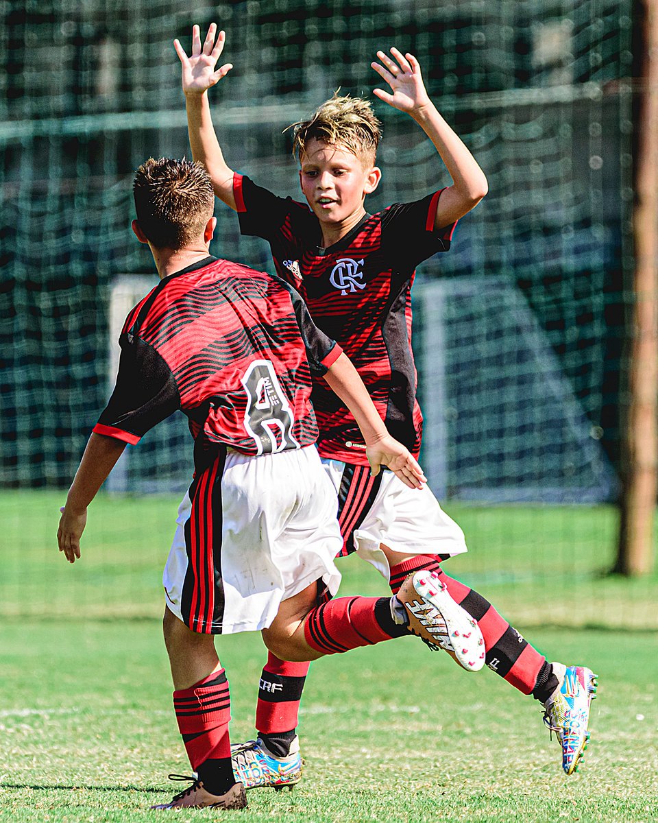 PatriaRub_Negra's tweet image. ⚽️ FIM DE JOGO!

🆚️Flamengo 12 x 0 Boavista
🏟 CT das Vargens
🏆 Metropolitano #sub11.

Terceira vitória em três jogos no campeonato, com 32 gols marcados e só  1 sofrido. 🔴⚫

📷 @Rpaschoalsports

[@FlaEmTudo]