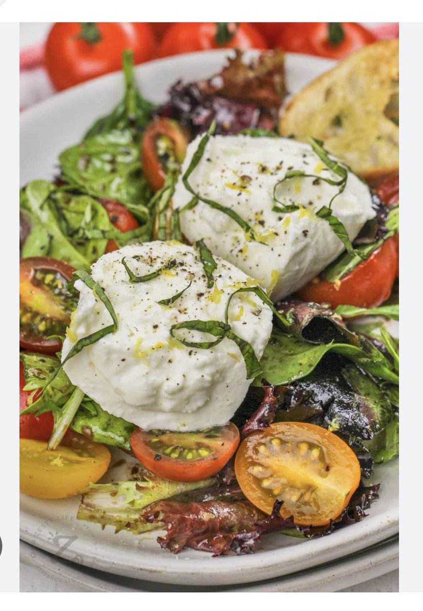 Bellini_ICHS's tweet photo. Burrata! https://t.co/kjVDvZKqIz