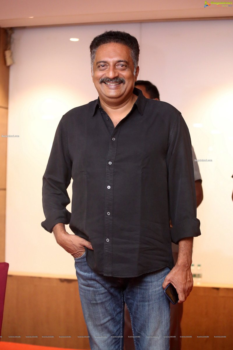 Ragalahariteam's tweet image. Join us in Wishing versatile actor of the Film industry @prakashraaj a very fabulous Happy Birthday 
🎂😊

Wishing good luck for all your future endeavours 💐

#HappyBirthdayPrakashraj
#HBDPrakashraj
#ActorPrakashraj
#PrakashRajBirthday #Tollywood