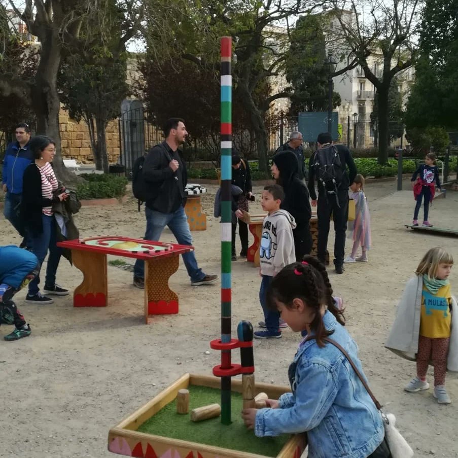 tombscreatius's tweet photo. Jugar jugar jugar
Carrer carrer carrer
Viure sentir compartir
Ahir, a Tarragona, vam passar una tarda genial fent el que més ens agrada 😊🙃
I avui, hi tornem a Viladecans!
🥳👏🏻👏🏿👏
Ens encanta que ja hagi arribat la primavera! 🤩✨
#tombscreatius #fentTombs #juguem https://t.co/MG4TnRXOPn