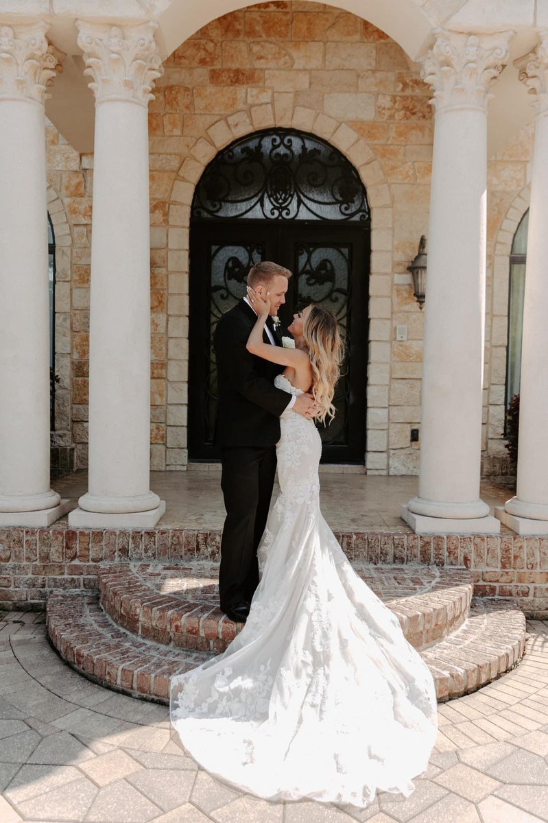 kenziexmayer's tweet photo. My 1 in 7 billion 🤍 happy 1st anniversary to the man of my dreams. I love you! 🥂✨ @dmayer14 https://t.co/26AEBa5RJx