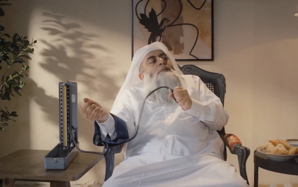 الغضبة المجتمعية والانتصار الكبير للدكتور #خالد_الجبير من استهزاء المستهزئين، أثلجت الصدر وأبهجت القلب.

ولا عزاء لبني ليبرال ؛ أرادوا الطعن فيه وتشويه سمعته، فإذا بذكره يتنشر بين الناس ثناء ودفاعاً وانتصاراً .

فلله الحمد والمنة