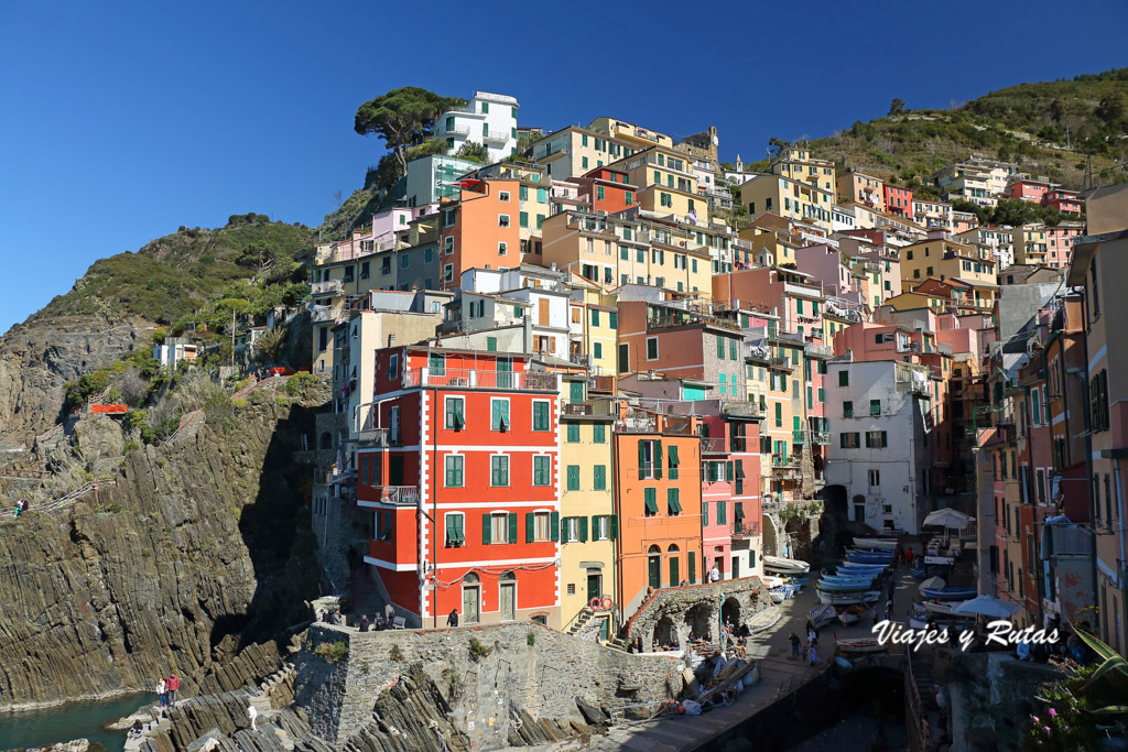 viajes_yrutas's tweet photo. Hoy os contamos cómo recorrer los cinco maravillosos pueblos de Cinque Terre, una zona a la que hay que ir al menos una vez en la vida. 😍
➡️https://t.co/ptKAUOO5dW https://t.co/kEmpwUCerQ