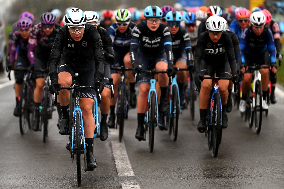 Movistar Team (@movistar_team) on Twitter photo En Murcia no hace este tiempo, eh, <a href="/Glo__Rodriguez/">Gloria Rodriguez</a> 🙃
Bien la pachequera de Movistar Team ayudando a sus compañeras a mantener una buena posición en el tramo inicial de la <a href="/GentWevelgem/">Gent-Wevelgem</a> #GWwomen.
Por entrar aún al circuito clave del Kemmelberg.
📸 <a href="/GettySport/">Getty Images Sport</a> En Murcia no hace este tiempo, eh, <a href="/Glo__Rodriguez/">Gloria Rodriguez</a> 🙃
Bien la pachequera de Movistar Team ayudando a sus compañeras a mantener una buena posición en el tramo inicial de la <a href="/GentWevelgem/">Gent-Wevelgem</a> #GWwomen.
Por entrar aún al circuito clave del Kemmelberg.
📸 <a href="/GettySport/">Getty Images Sport</a>