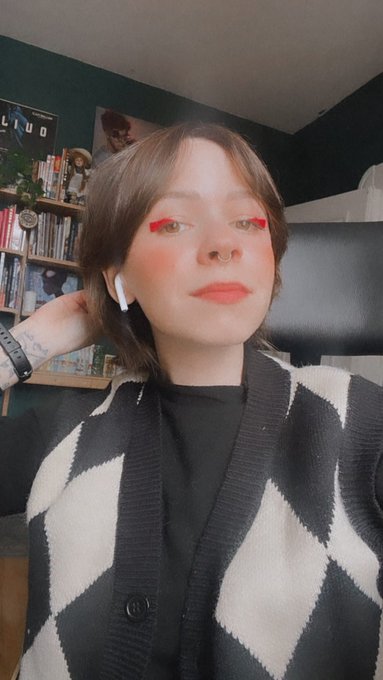 "Your last selfie is who you are on the outside and your last meme is who you are inside"

🐈‍⬛ 🐈‍⬛ 🐈‍⬛ https://t.co/gpvTBkc4WX 