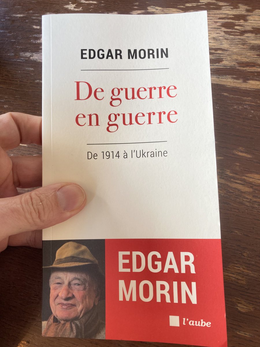 Merci à ⁦<a href="/edgarmorinparis/">Edgar Morin</a>⁩ de proposer la #penséecomplexe au lieu de l’hystérie de guerre et le bourrage de crâne à propos de l’ #Ukraine